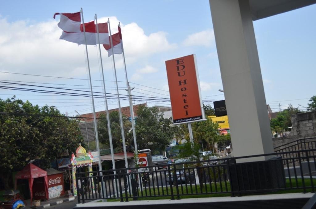 Edu Hostel Yogyakarta Exterior foto
