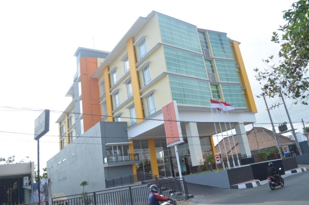 Edu Hostel Yogyakarta Exterior foto